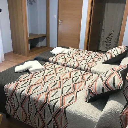 Santirso 招待所 Palas de Rei